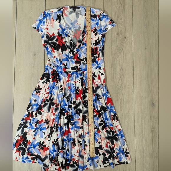 MAGGY LONDON red white blue floral midi dress size 6 - Picture 6 of 7